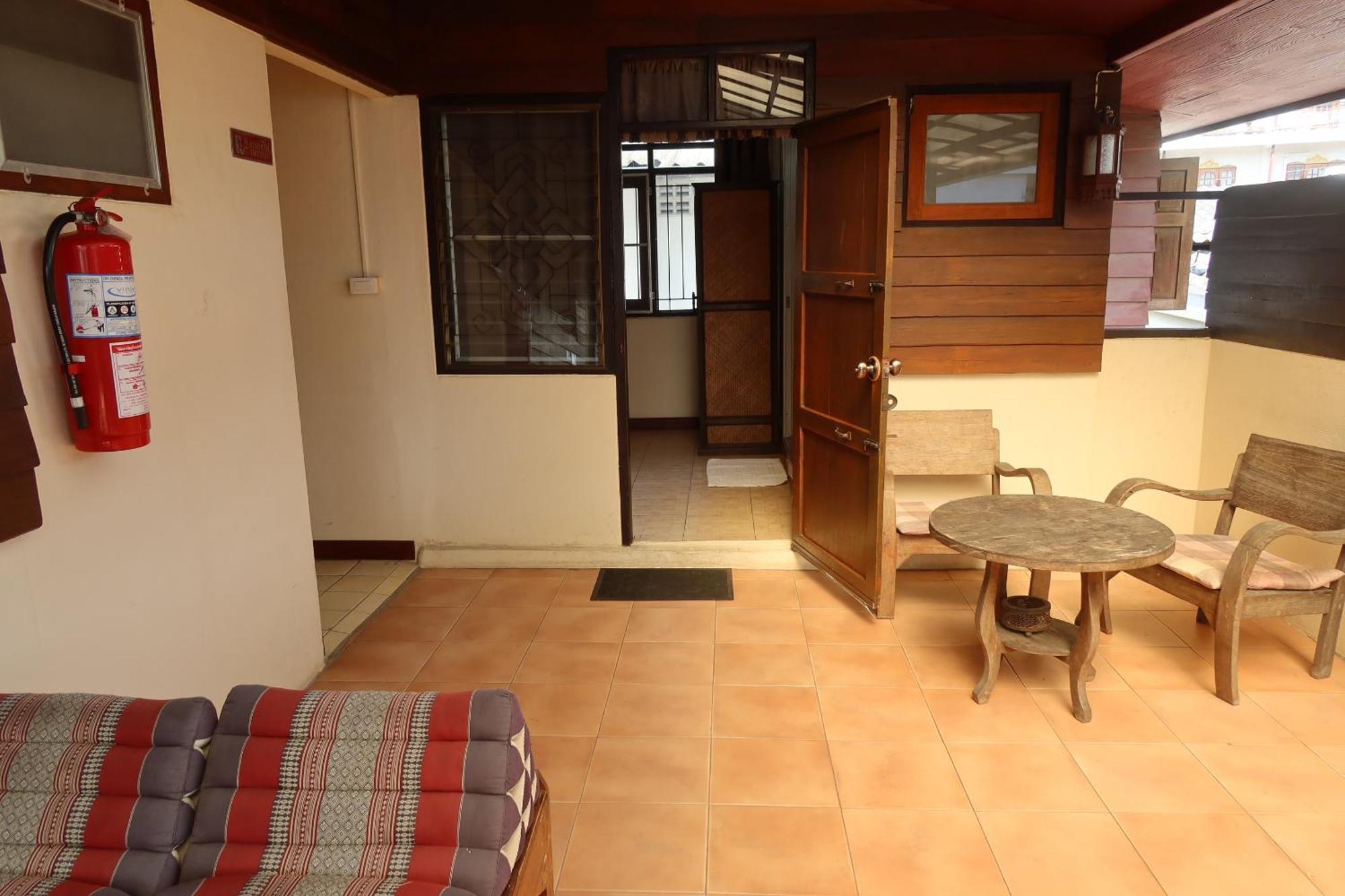 Banjai Garden Guesthouse Чиангмай Экстерьер фото