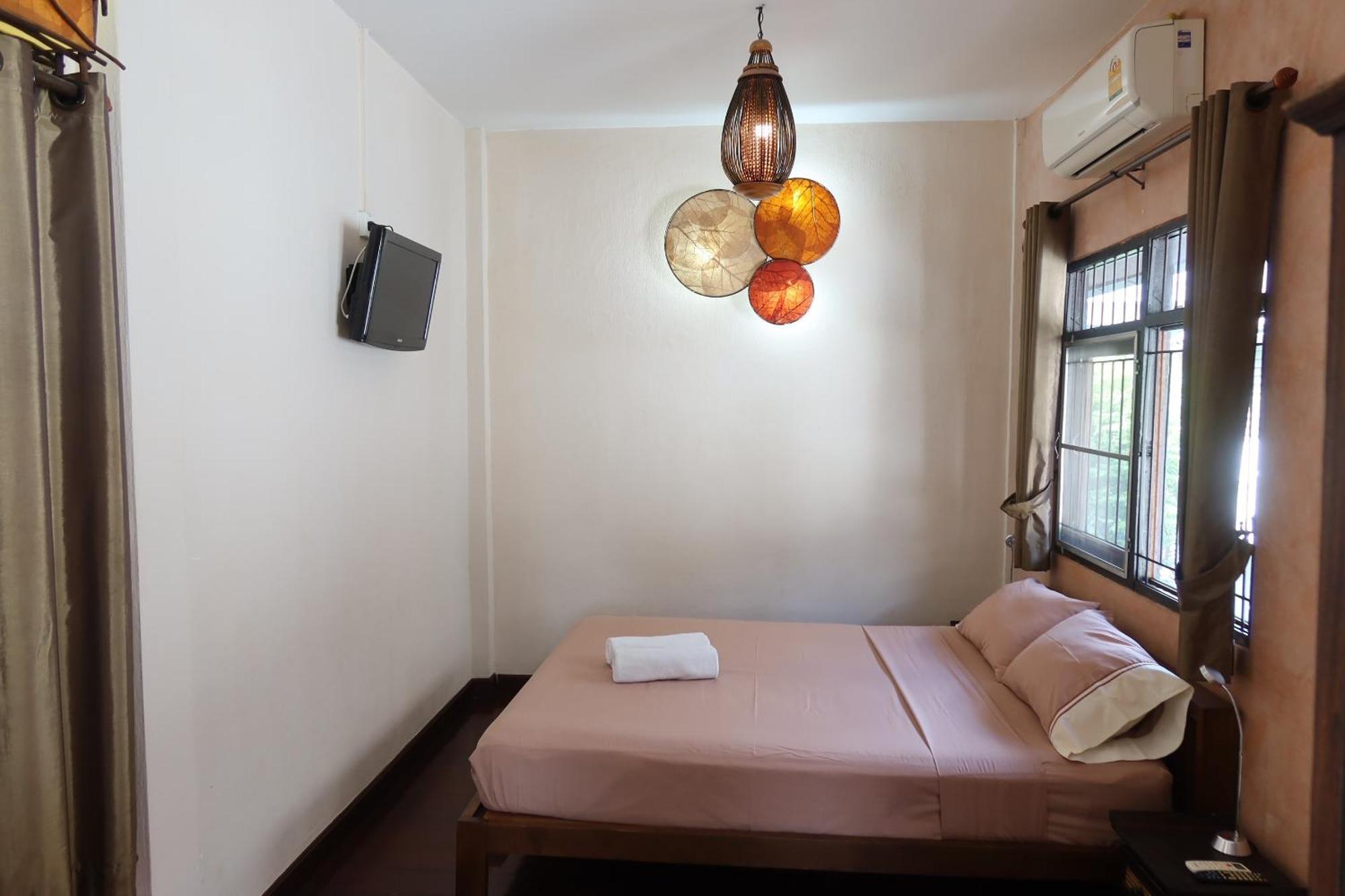 Banjai Garden Guesthouse Чиангмай Экстерьер фото